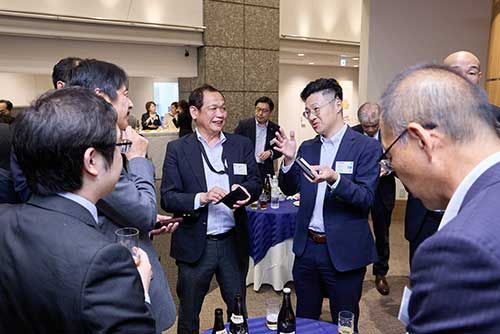 懇親会終盤に舌好調